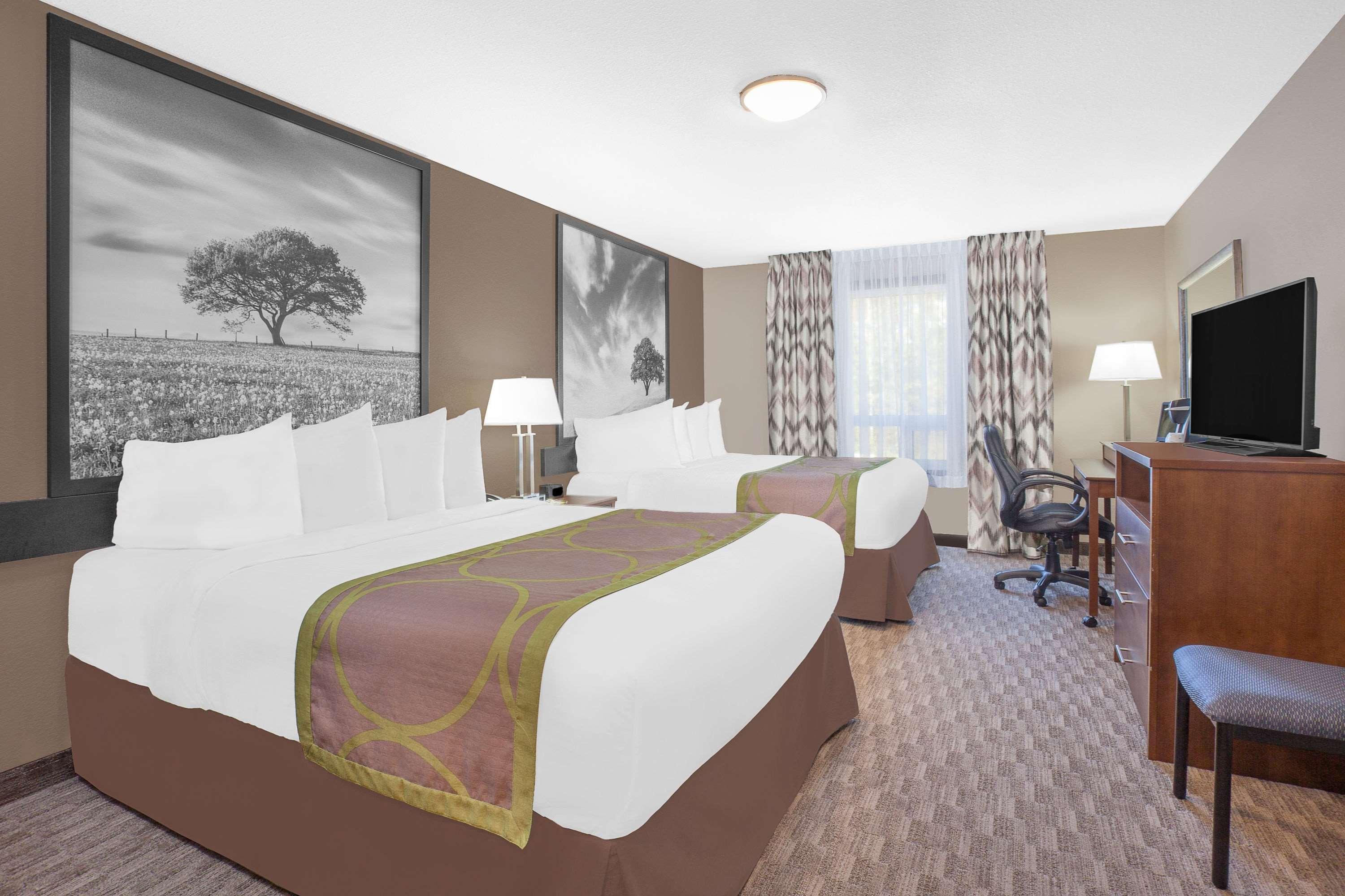 Super 8 By Wyndham Athabasca Ab Hotel Exterior photo