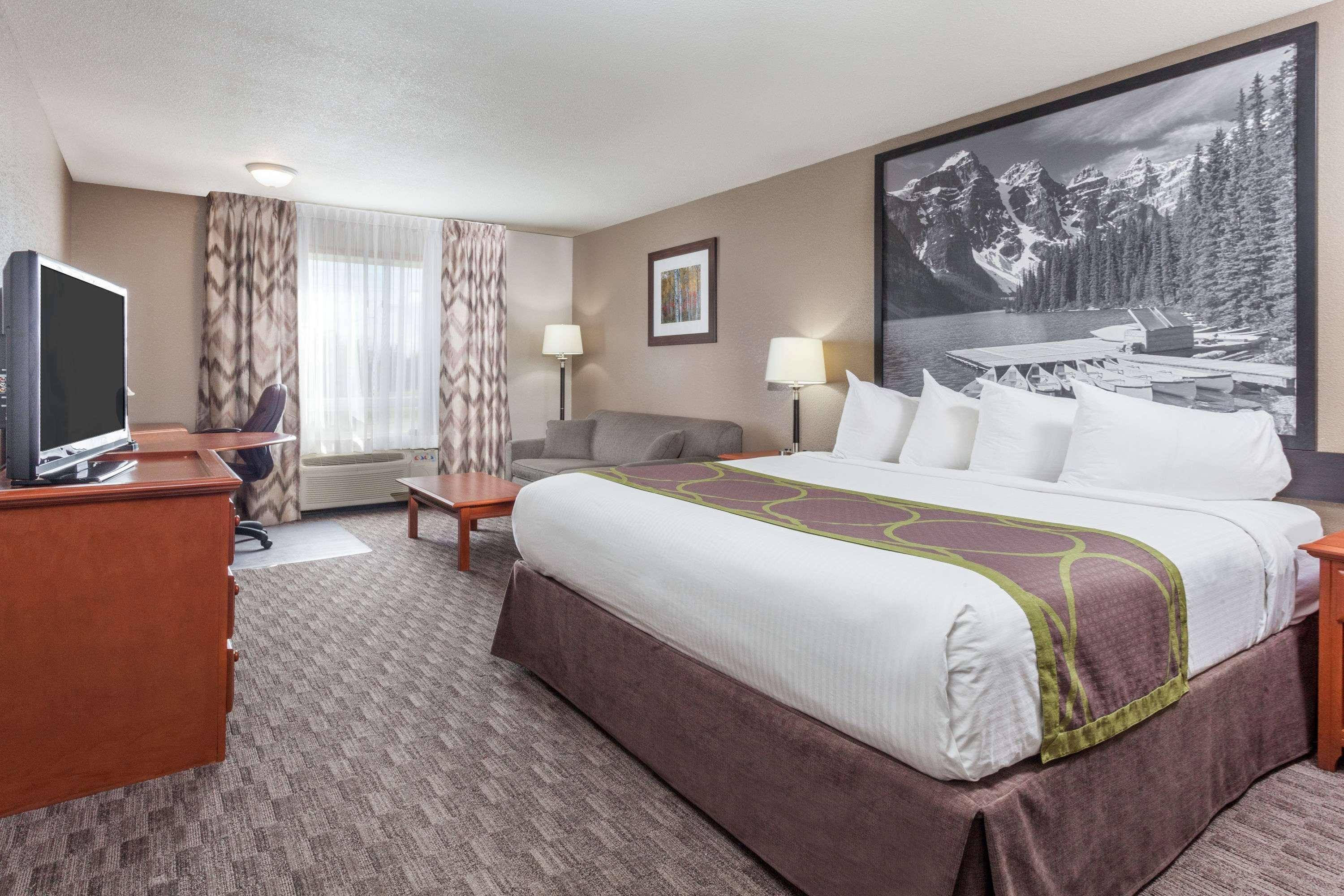 Super 8 By Wyndham Athabasca Ab Hotel Exterior photo